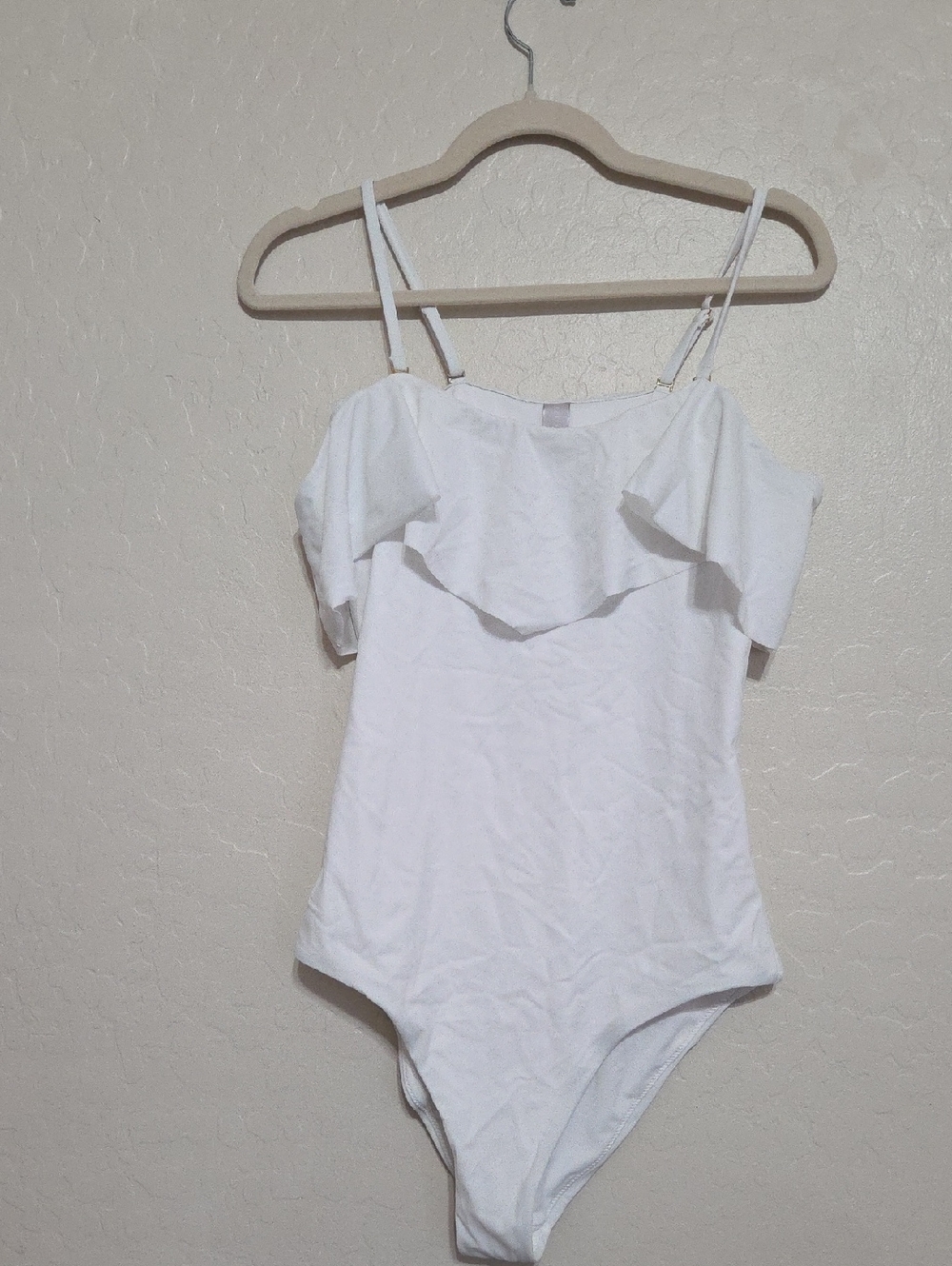 Chelsea28 White Ruffle Off-Shoulder One-Piece Swimsuit